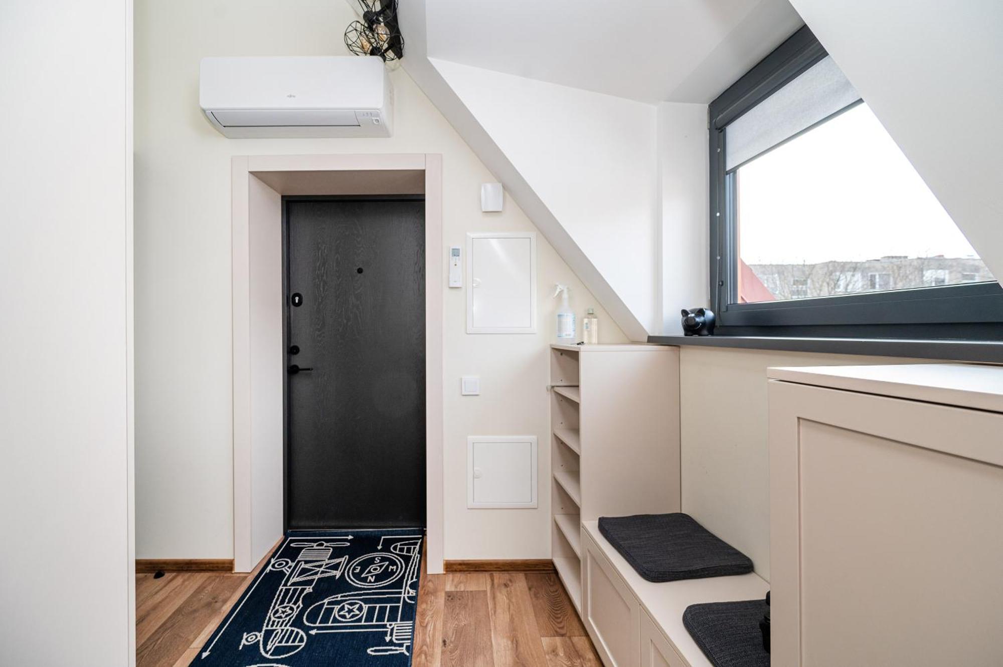 Cozy Central Attic Self Check In Вильнюс Экстерьер фото
